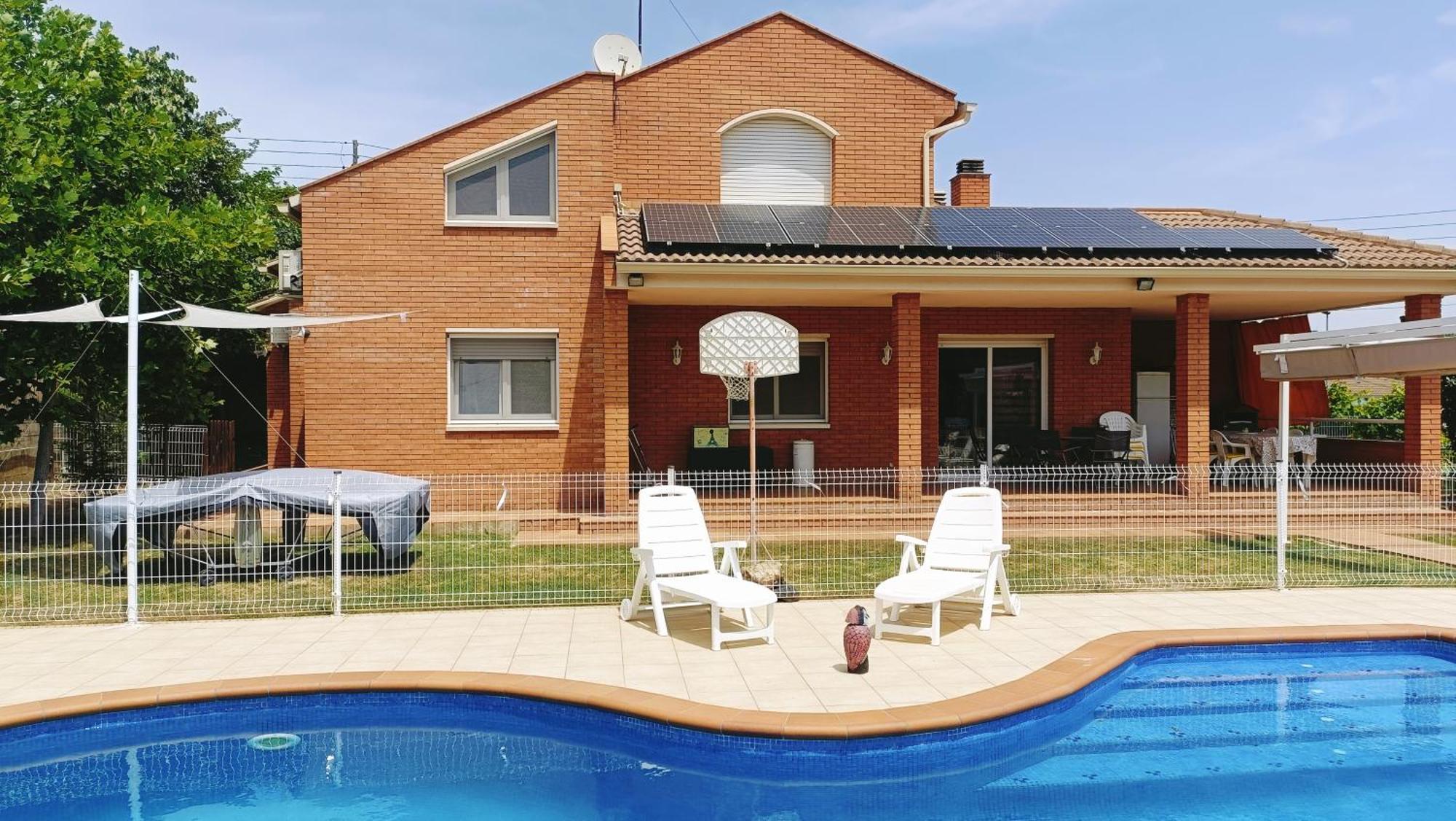 Casa Con Jardin Y Piscina Privada. Santa Eulalia de Ronsaná Exterior foto