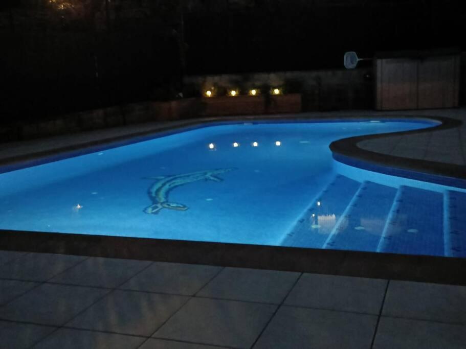 Casa Con Jardin Y Piscina Privada. Santa Eulalia de Ronsaná Exterior foto