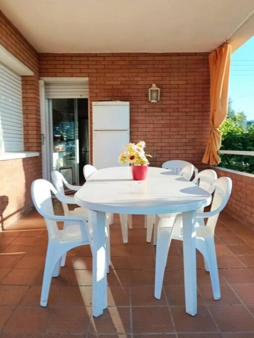 Casa Con Jardin Y Piscina Privada. Santa Eulalia de Ronsaná Exterior foto