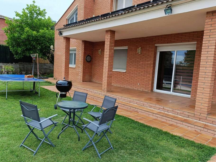Casa Con Jardin Y Piscina Privada. Santa Eulalia de Ronsaná Exterior foto