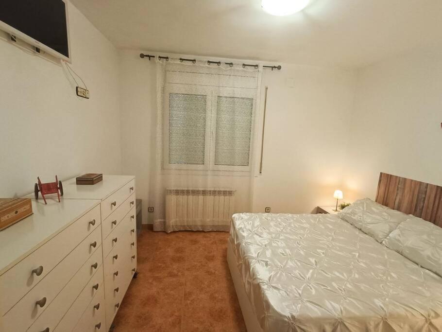 Casa Con Jardin Y Piscina Privada. Santa Eulalia de Ronsaná Exterior foto