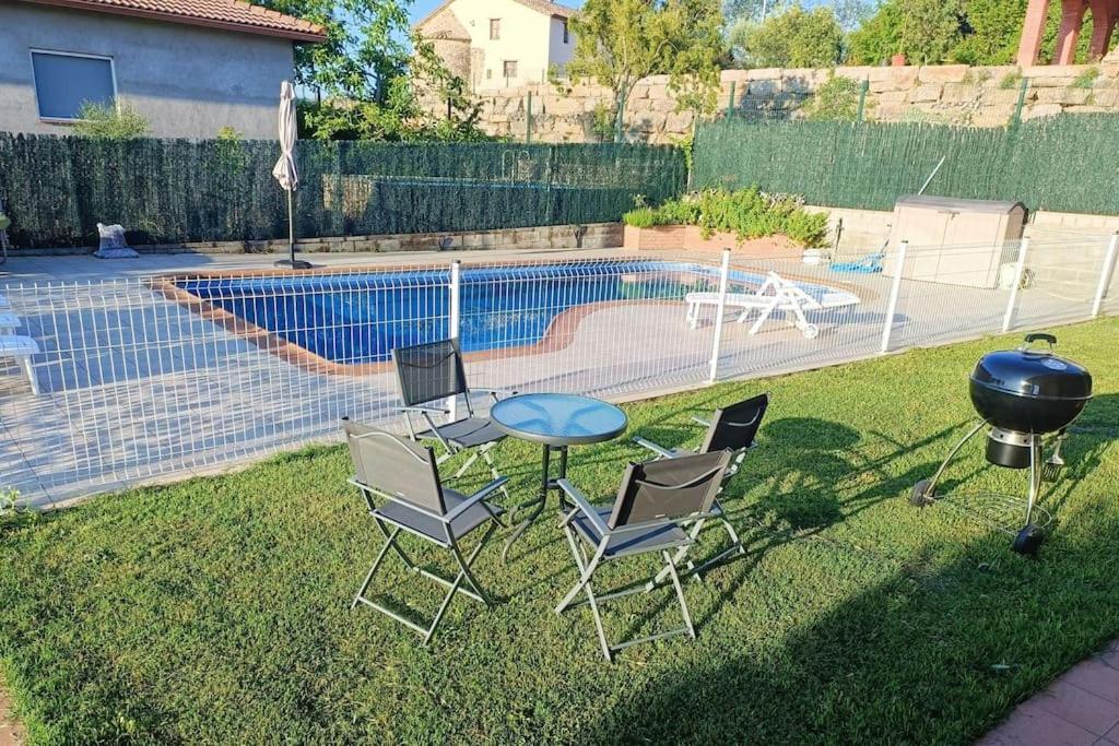Casa Con Jardin Y Piscina Privada. Santa Eulalia de Ronsaná Exterior foto